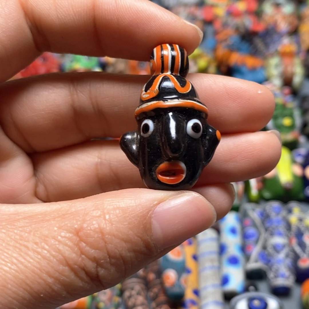 琉璃颈饰印度尼西亚小黑