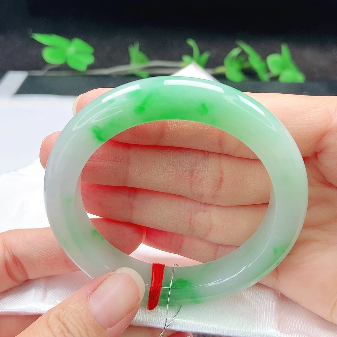 M***陈未镶嵌手镯翡翠54➕圈