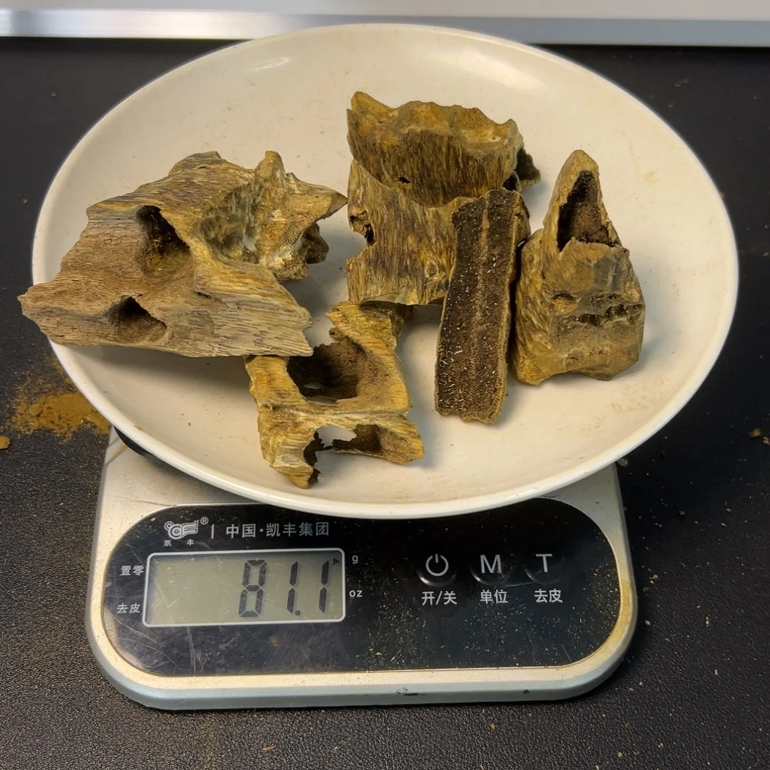 沉香沉香碎屑驼背黑奇