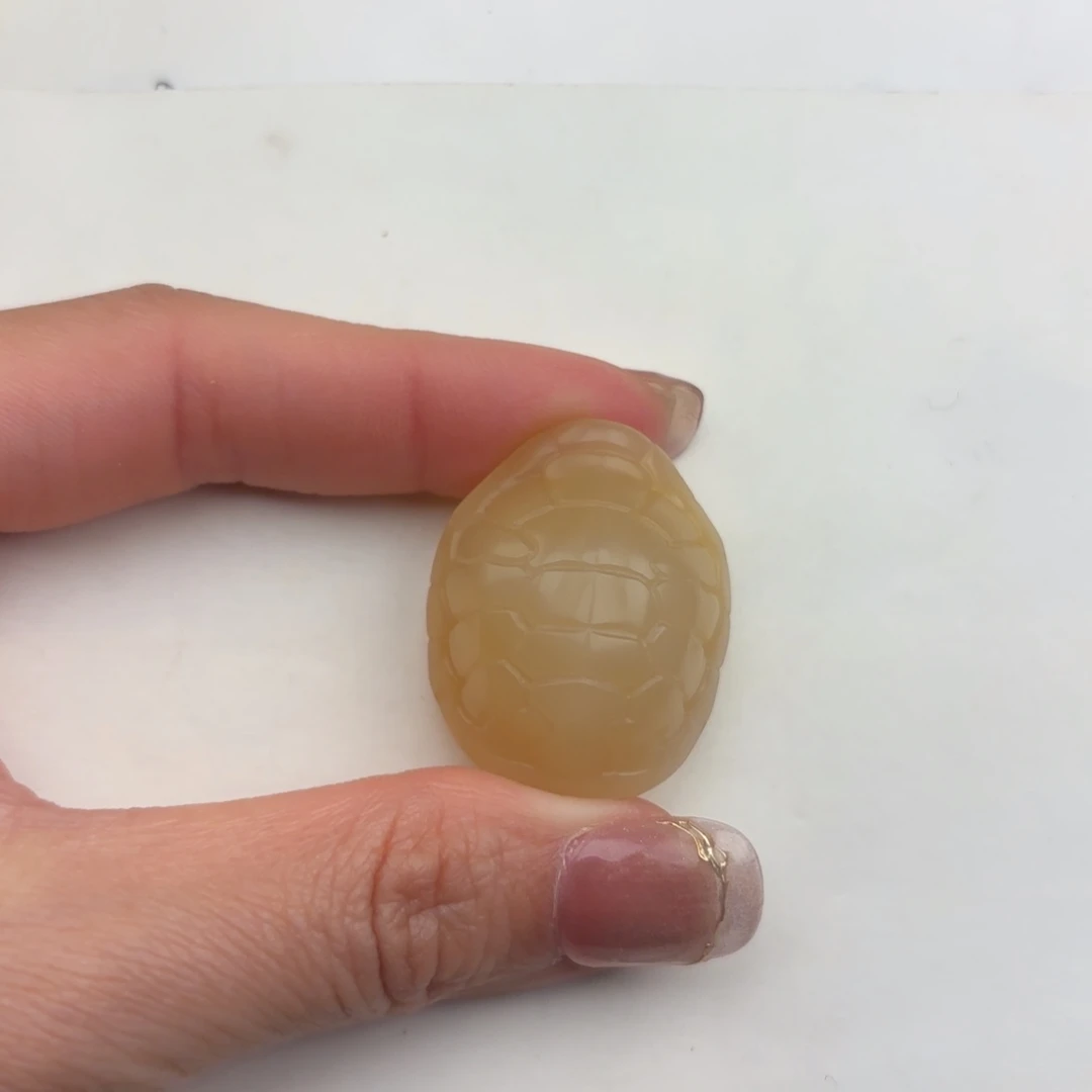 玄***杞石英质玉未镶嵌黄蜡石挂件