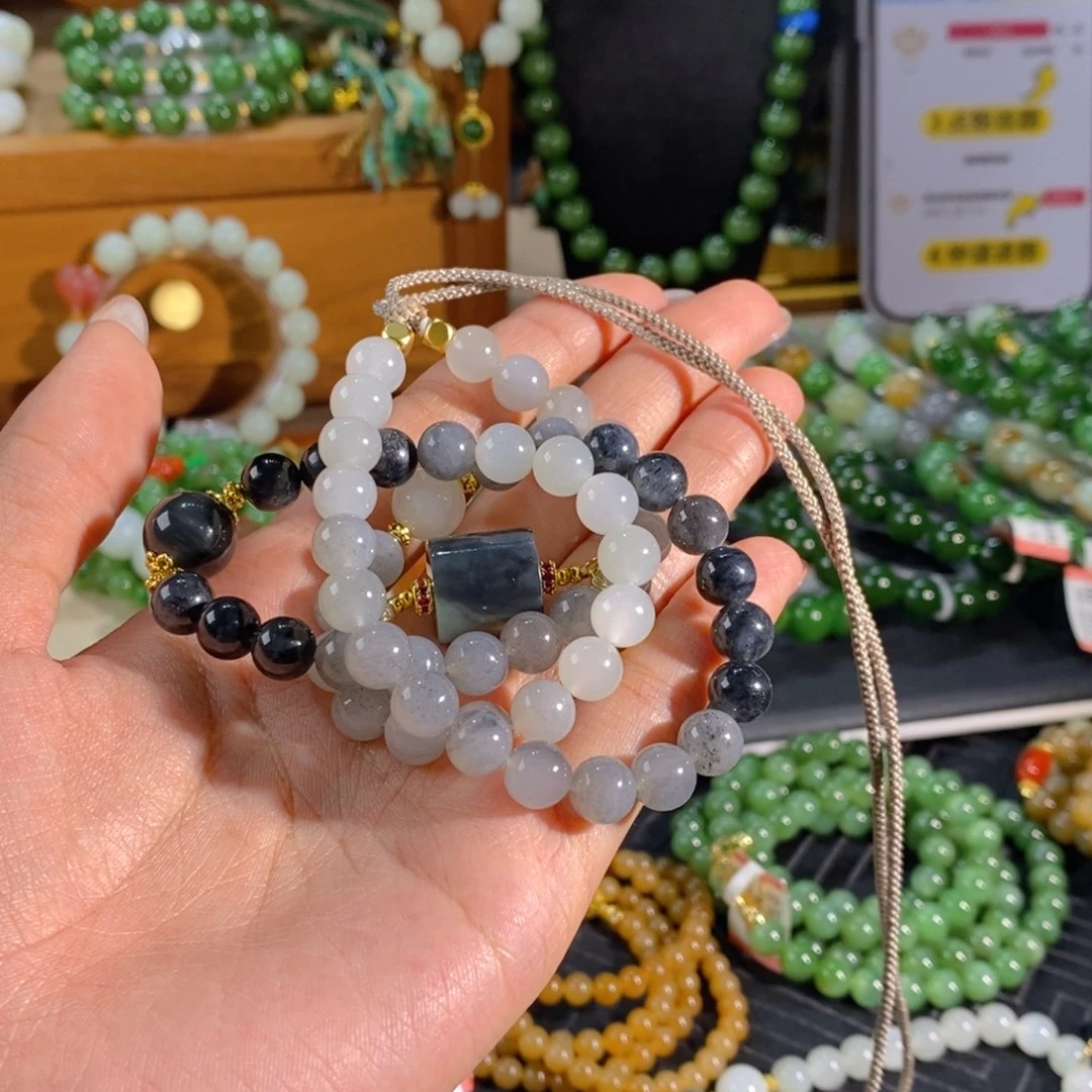 吃***心和田玉未镶嵌手链