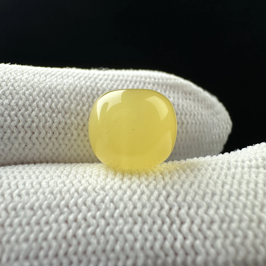 J9177天然原矿蜜蜡墩子10.9*9.3mm实物拍摄一物一图