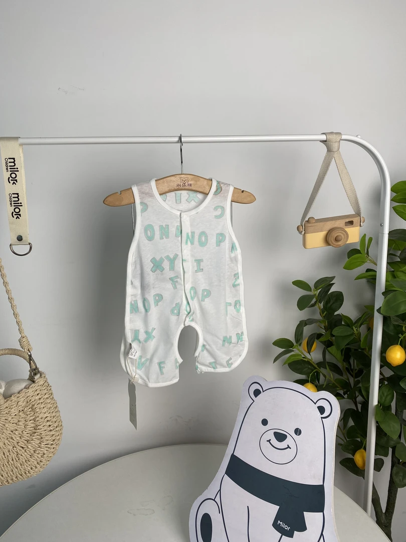 【0281】 米乐熊 黄色字母琵琶哈衣