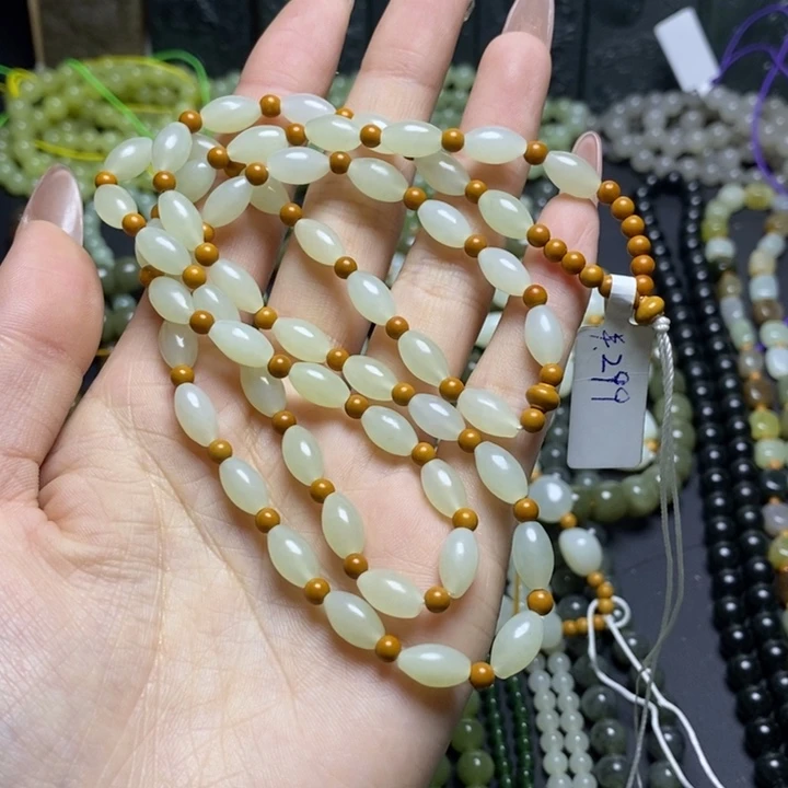 和田玉颈饰未镶嵌