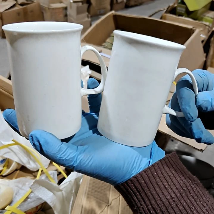 摆件盘子碗茶壶啥都有