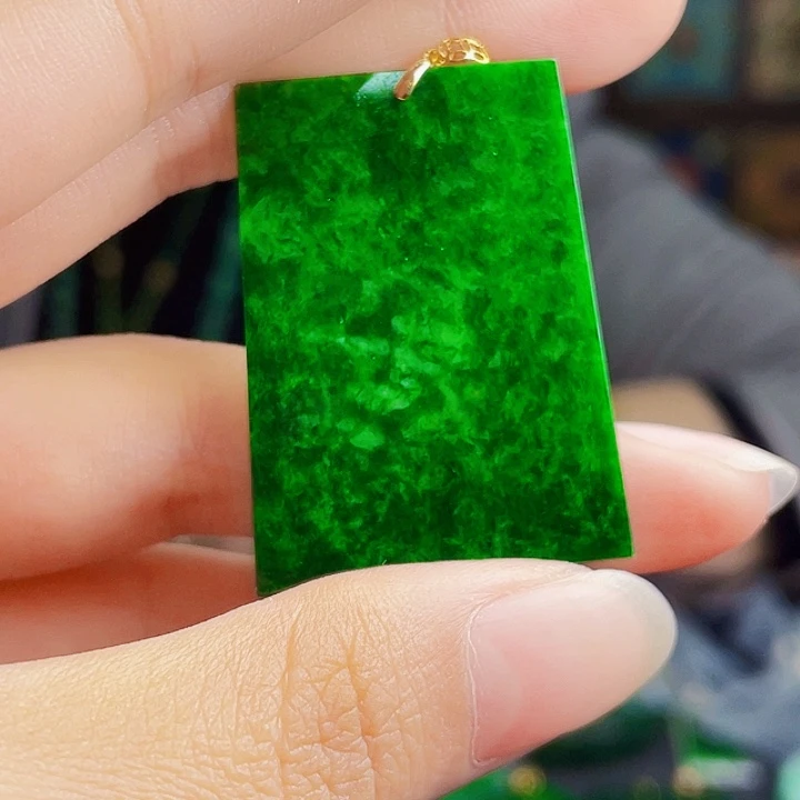 翡翠18K金镶嵌颈饰多样性