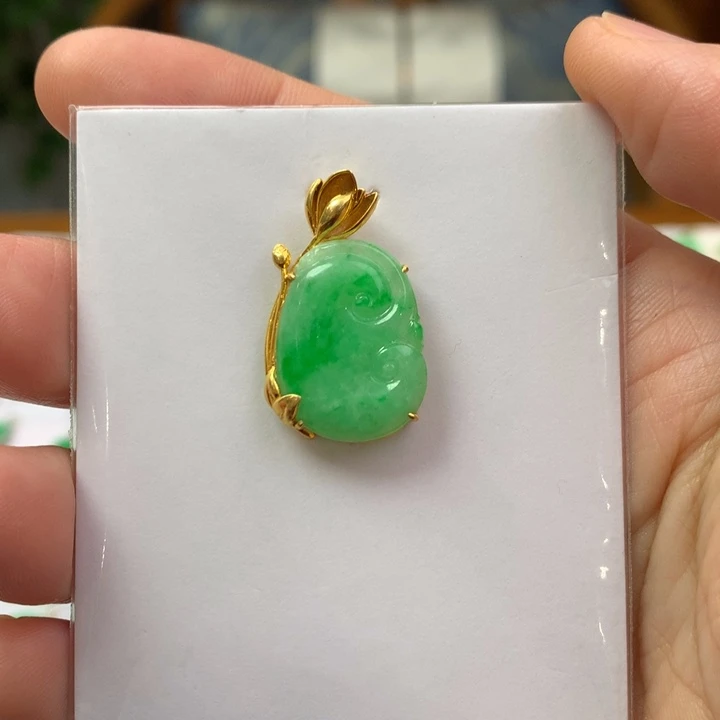 翡翠颈饰18K金镶嵌翡翠翡翠吊坠