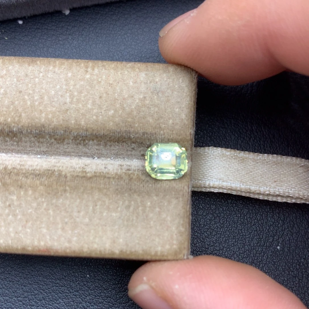 裸石金绿宝石1.37ct