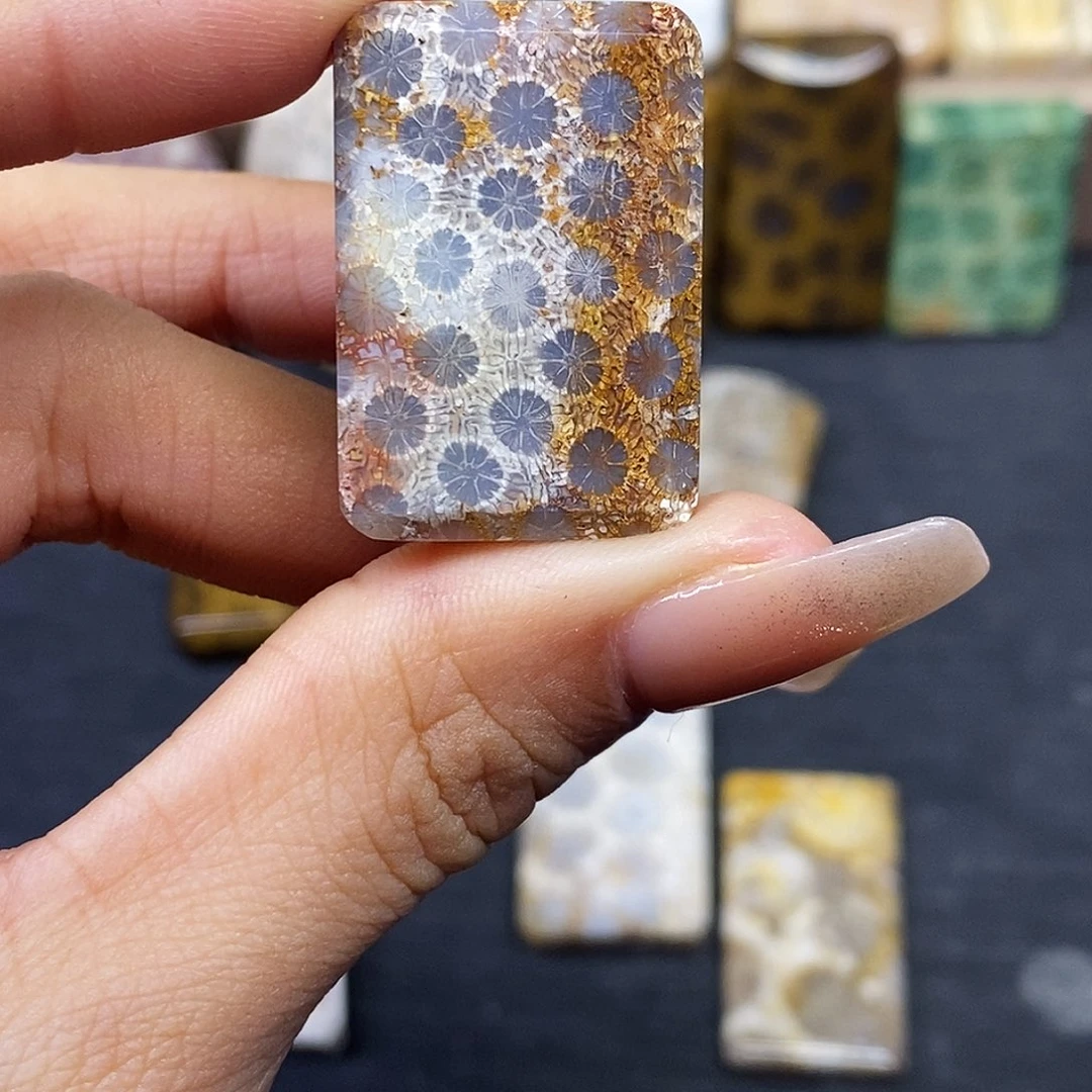 硅化玉颈饰合金梨*