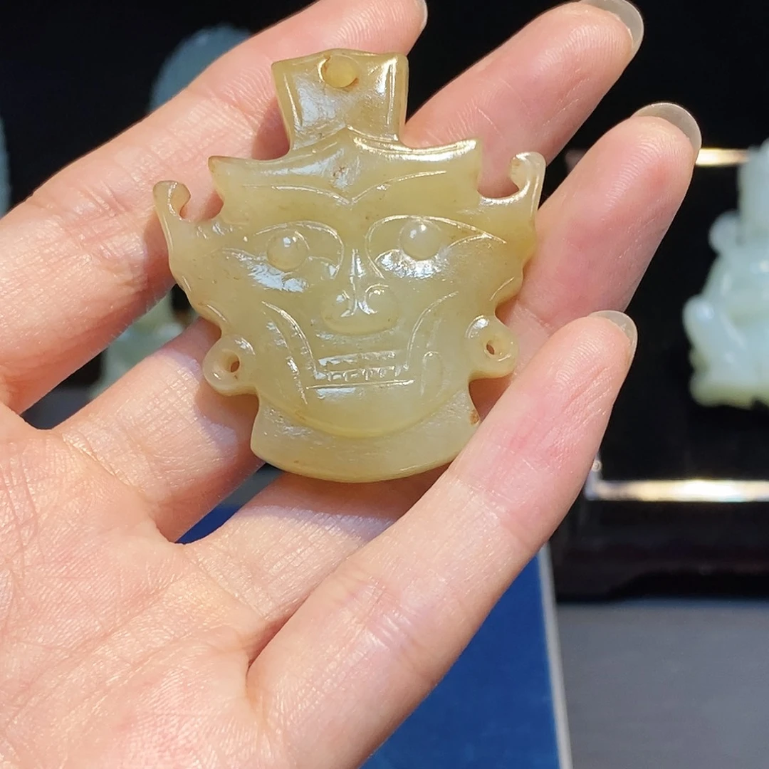 面***笑未镶嵌和田玉笔搁
