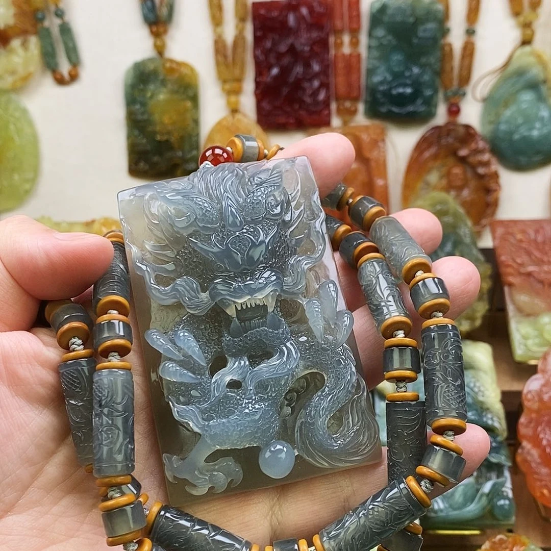 仰***风蛇纹石玉未镶嵌颈饰精品龙套装