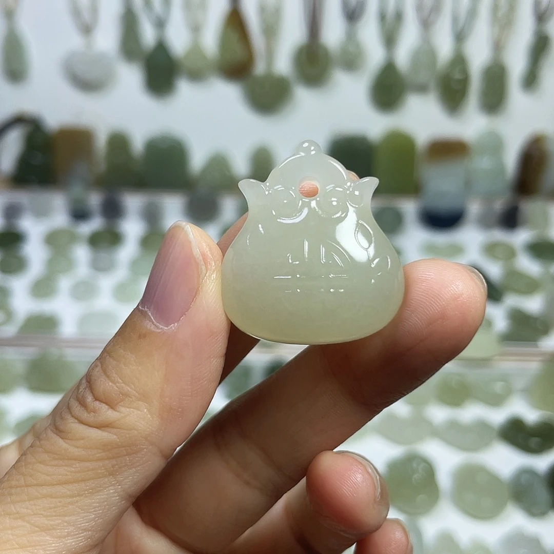 颈饰未镶嵌和田玉