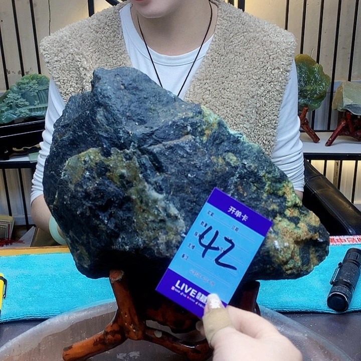 搁****蛇纹石玉未镶嵌原石