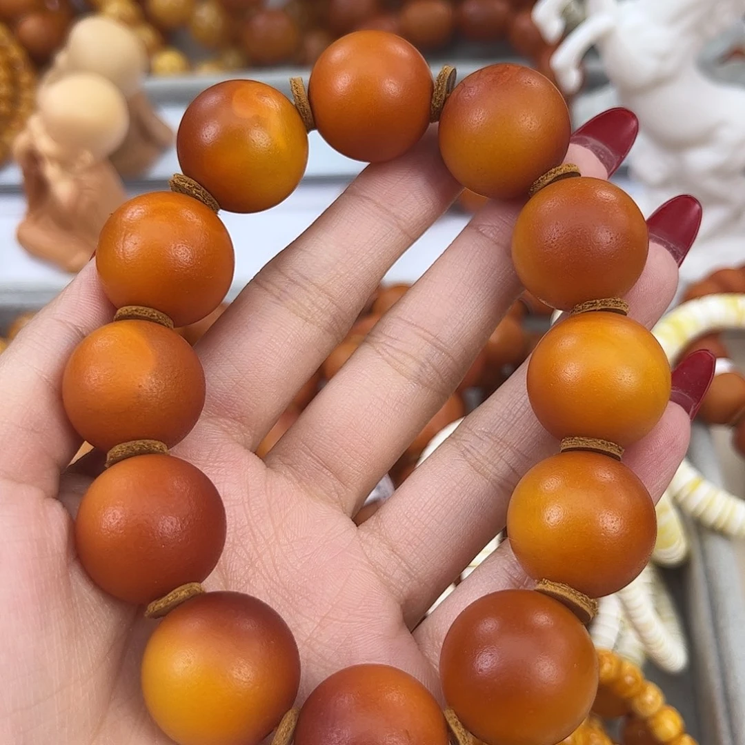 琥珀颈饰未镶嵌风****友蜜蜡