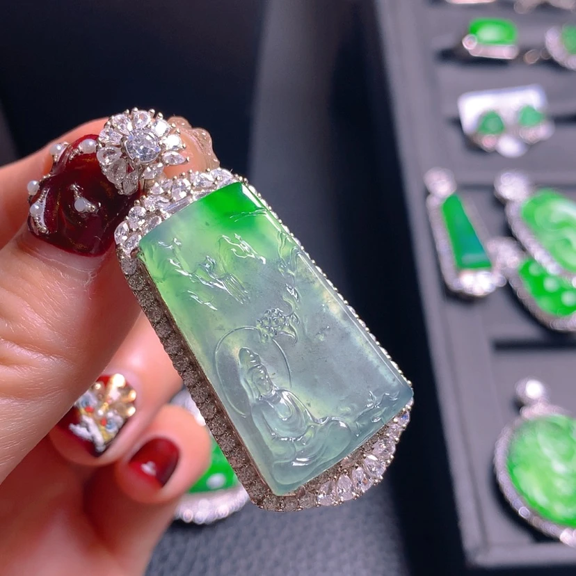 【闪购商品】翡翠吊坠(赠链)银S925镶嵌