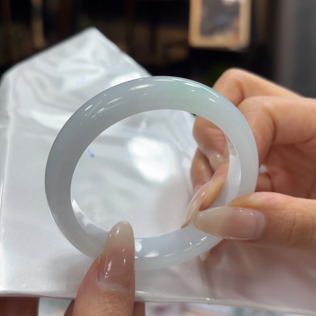 翡翠未镶嵌手镯翡翠