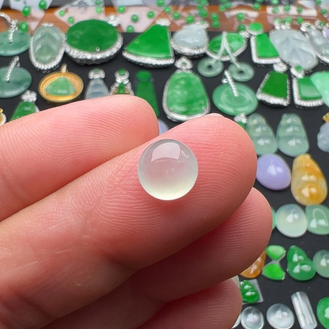 翡翠未镶嵌颈饰蛋面7.8