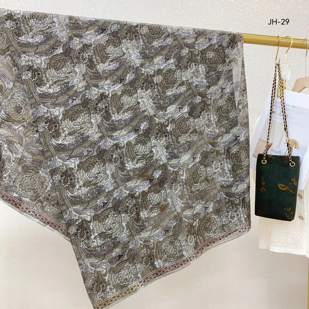 K(绿扣) xys-554【烟雨松露】手工卷边烧花奢国风双面140*140方巾