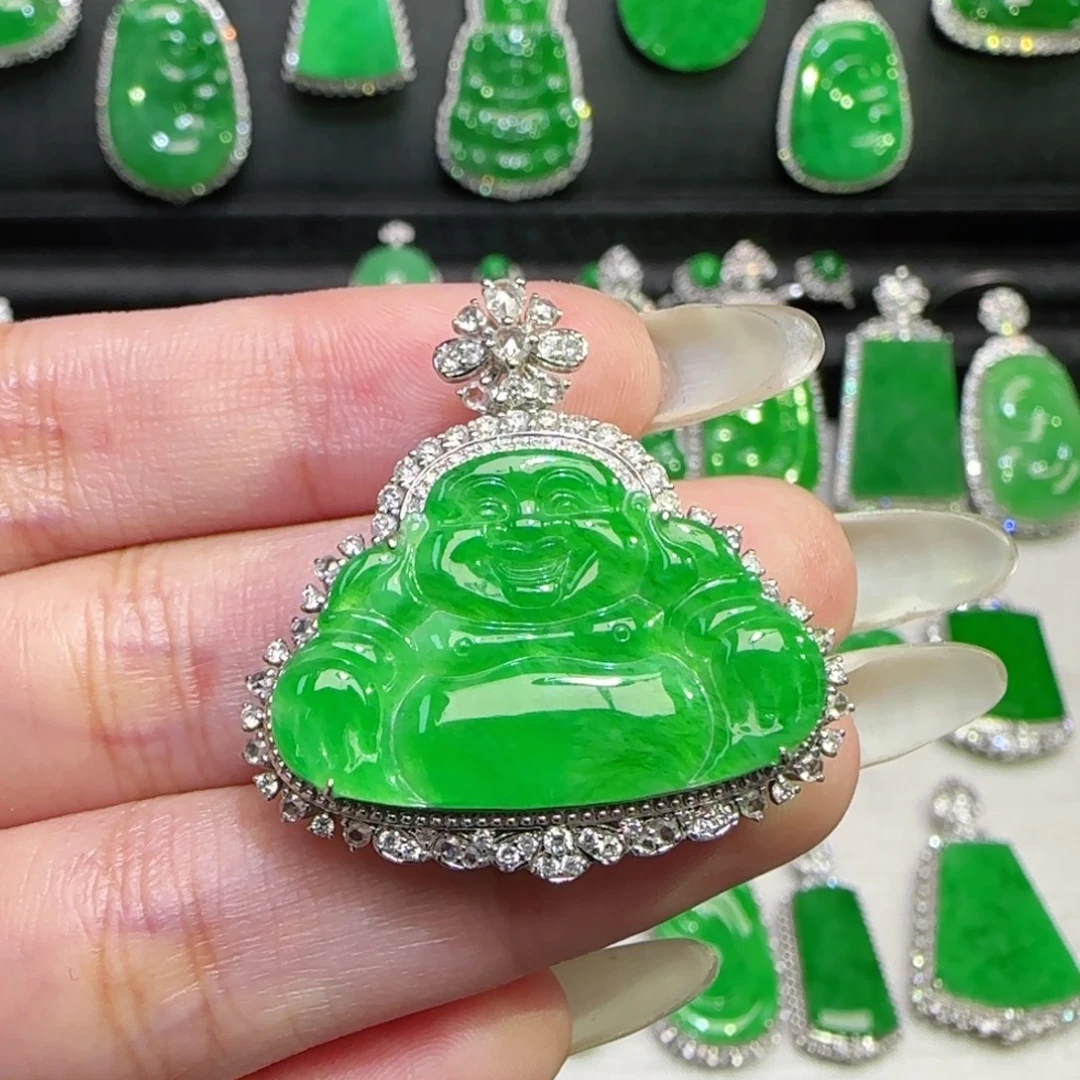 翡翠18K金镶嵌颈饰