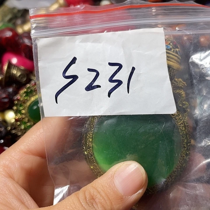 吾***悟琉璃/树脂/塑料类