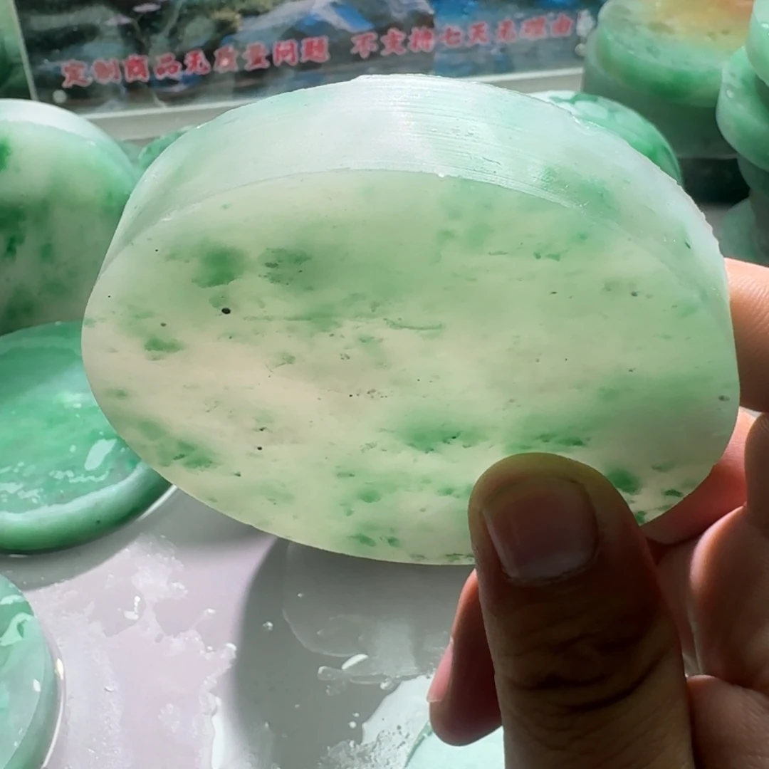 浅***光定制石英质玉（非洲翠）