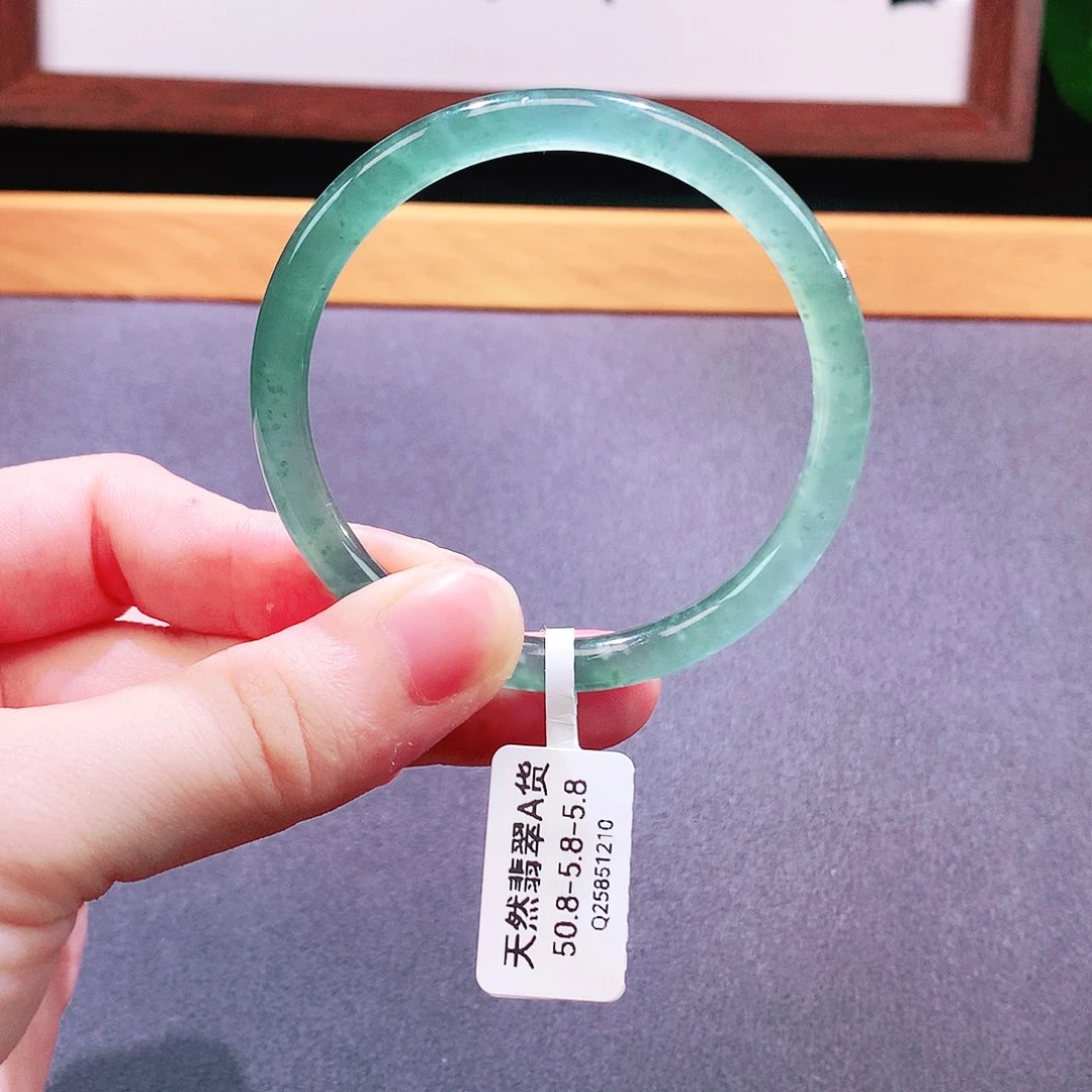未镶嵌手镯翡翠天然翡翠