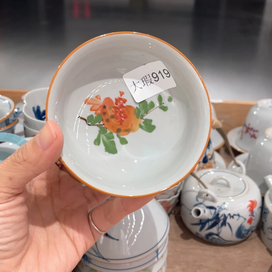 釉下手绘茶具微瑕