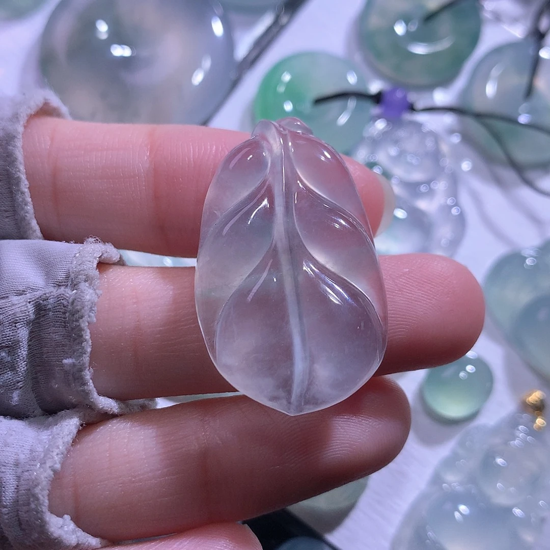 颈饰未镶嵌翡翠叶子