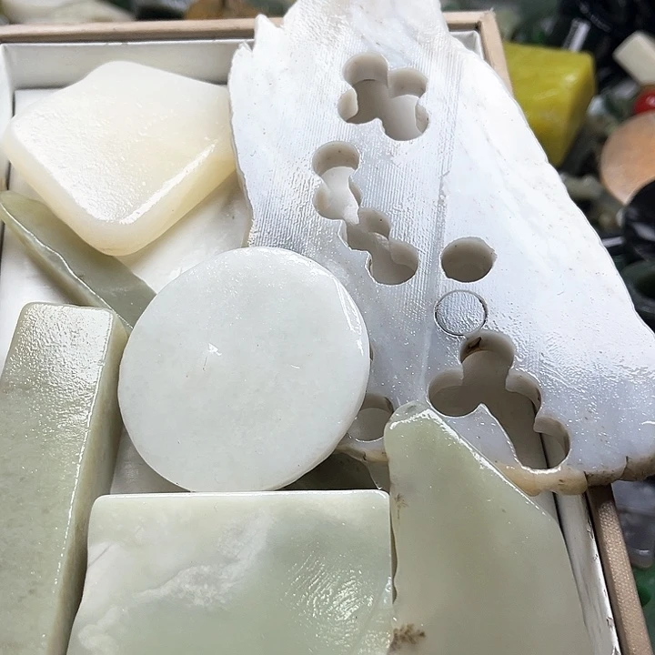 和田玉（糖玉）和田玉边角料9K金镶嵌货**姐