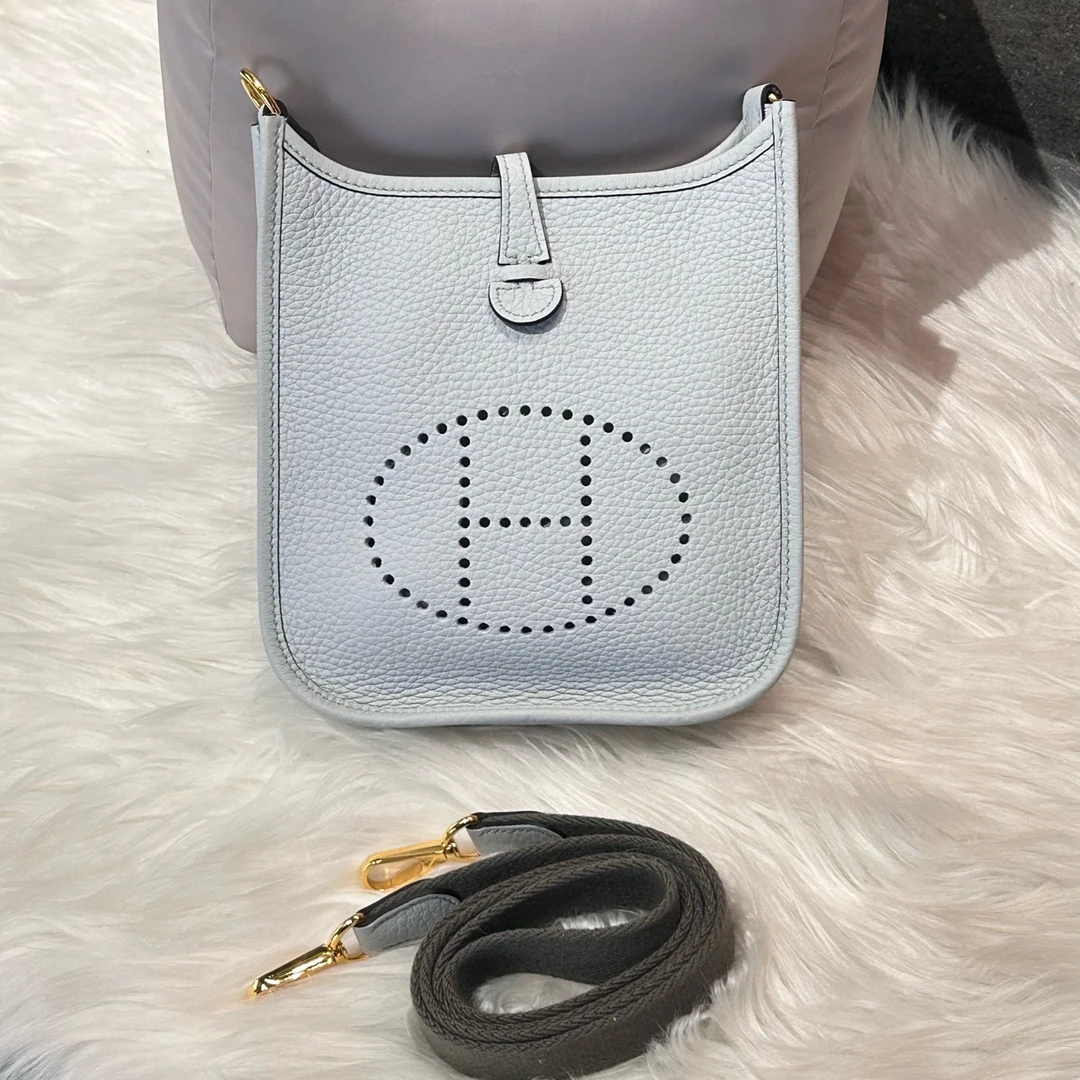 99新 Hermes/爱马仕 爱马仕圣杯蓝mini Evelyne B刻斜挎包