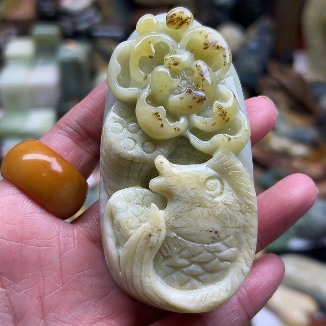 岫玉未镶嵌颈饰花玉手玩莲花鱼