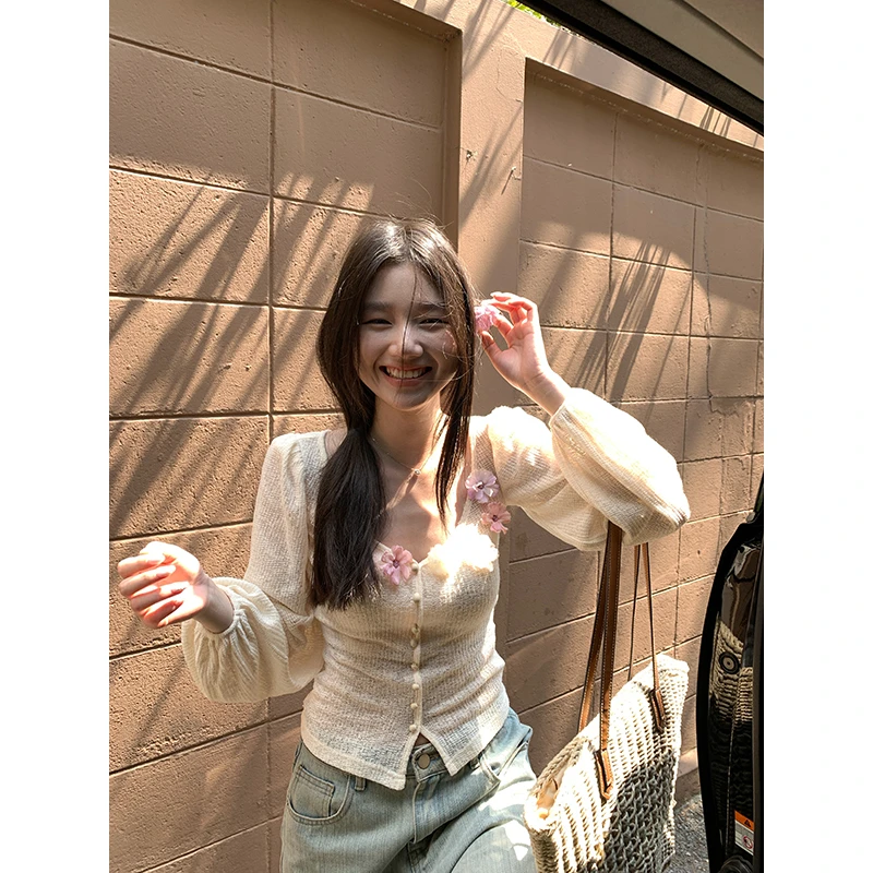 王少女的店【现】杏色花朵V领针织衫春夏季纯欲百搭上衣 Z31940S52