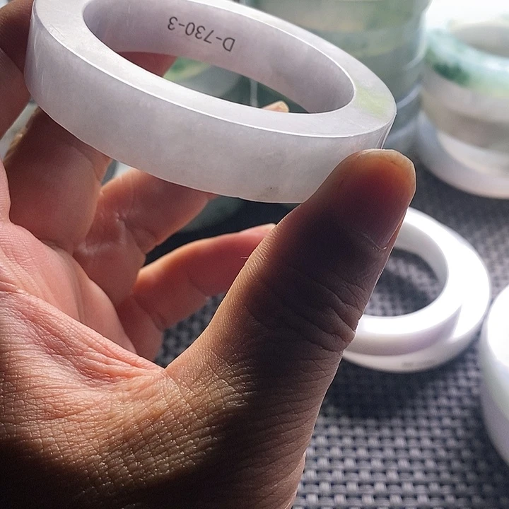 飞***)定制翡翠未镶嵌Aaaaaa