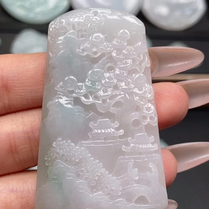 翡翠未镶嵌颈饰山水牌