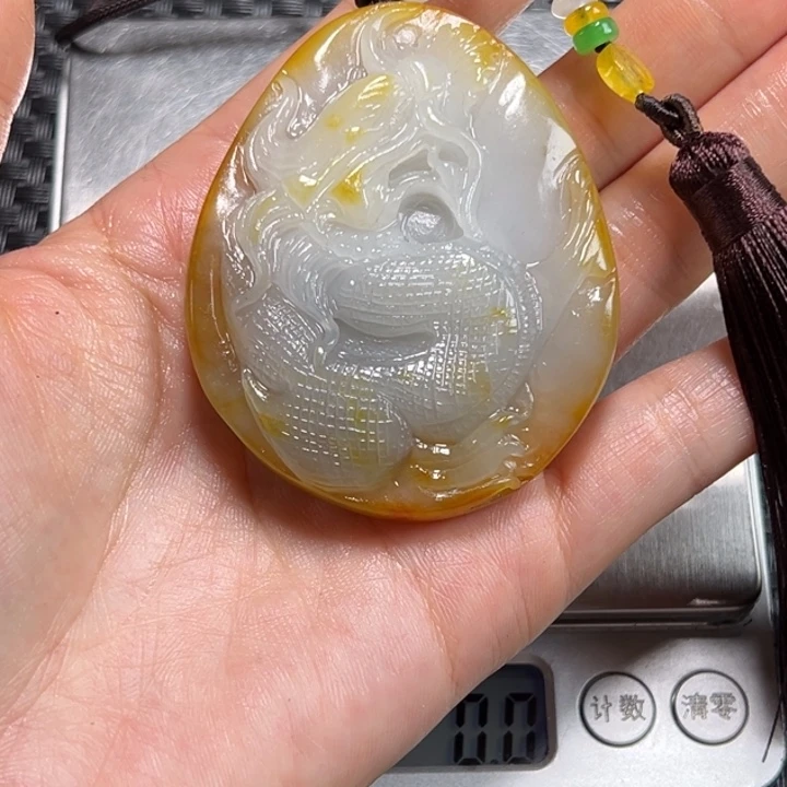 大***泉和田玉未镶嵌挂件