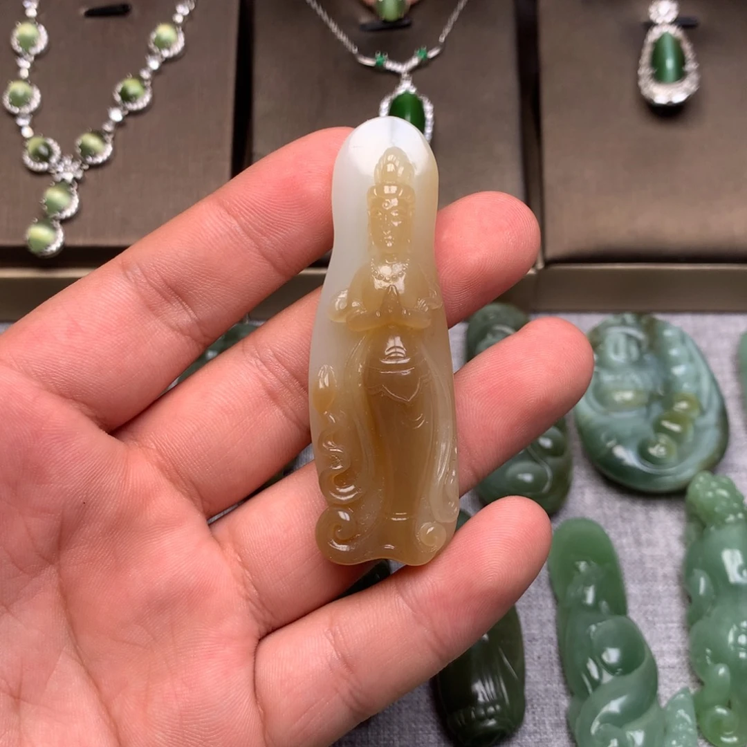 和田玉未镶嵌颈饰