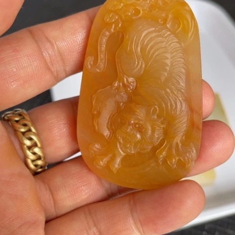 【闪购商品】石英质玉（黄龙玉）未镶嵌颈饰若***底