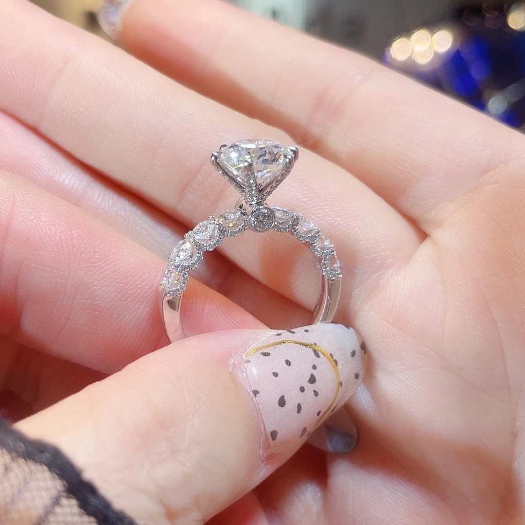 实验室培育钻石18K金镶嵌2.11D/VVS1、15