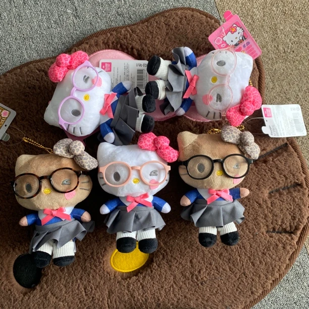 闪闪高校平城系列制服百褶裙hellokitty挂件可爱毛绒挂件挂饰