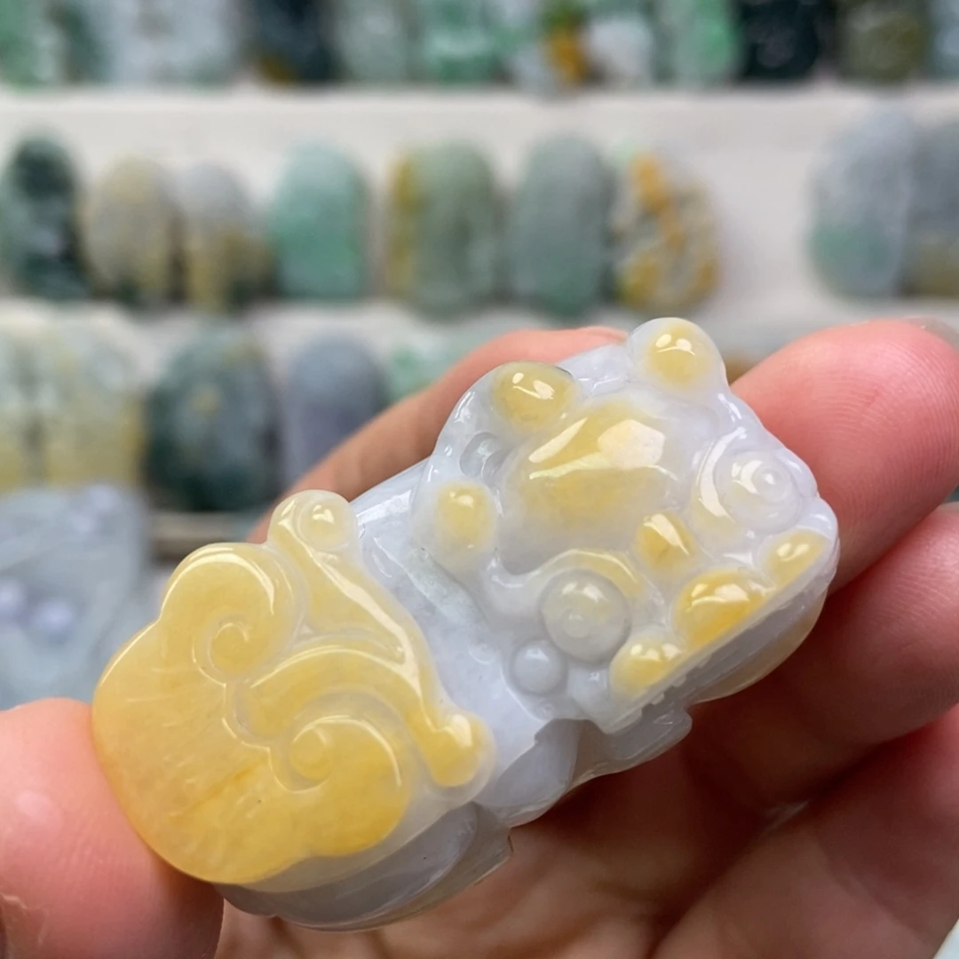 翡翠未镶嵌吊坠(赠链)