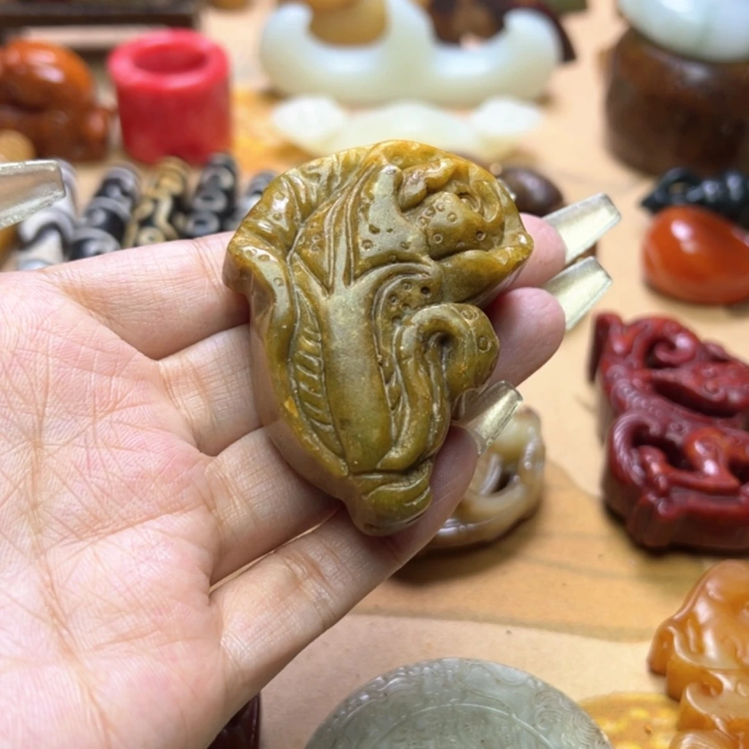 【闪购商品】蛇纹石玉颈饰未镶嵌