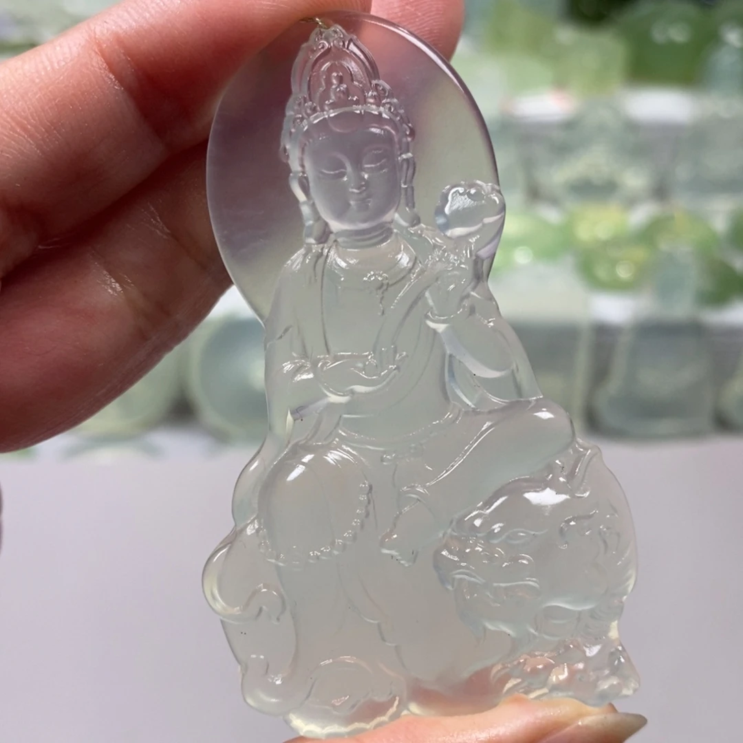 一***夕蛇纹石玉未镶嵌颈饰