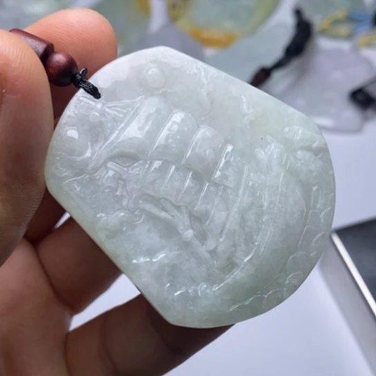 翡翠未镶嵌颈饰翡翠