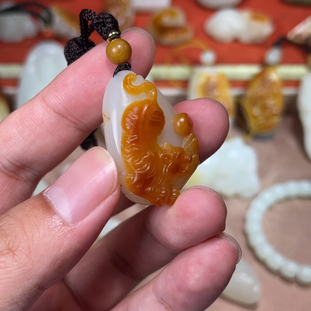 颈饰未镶嵌和田玉