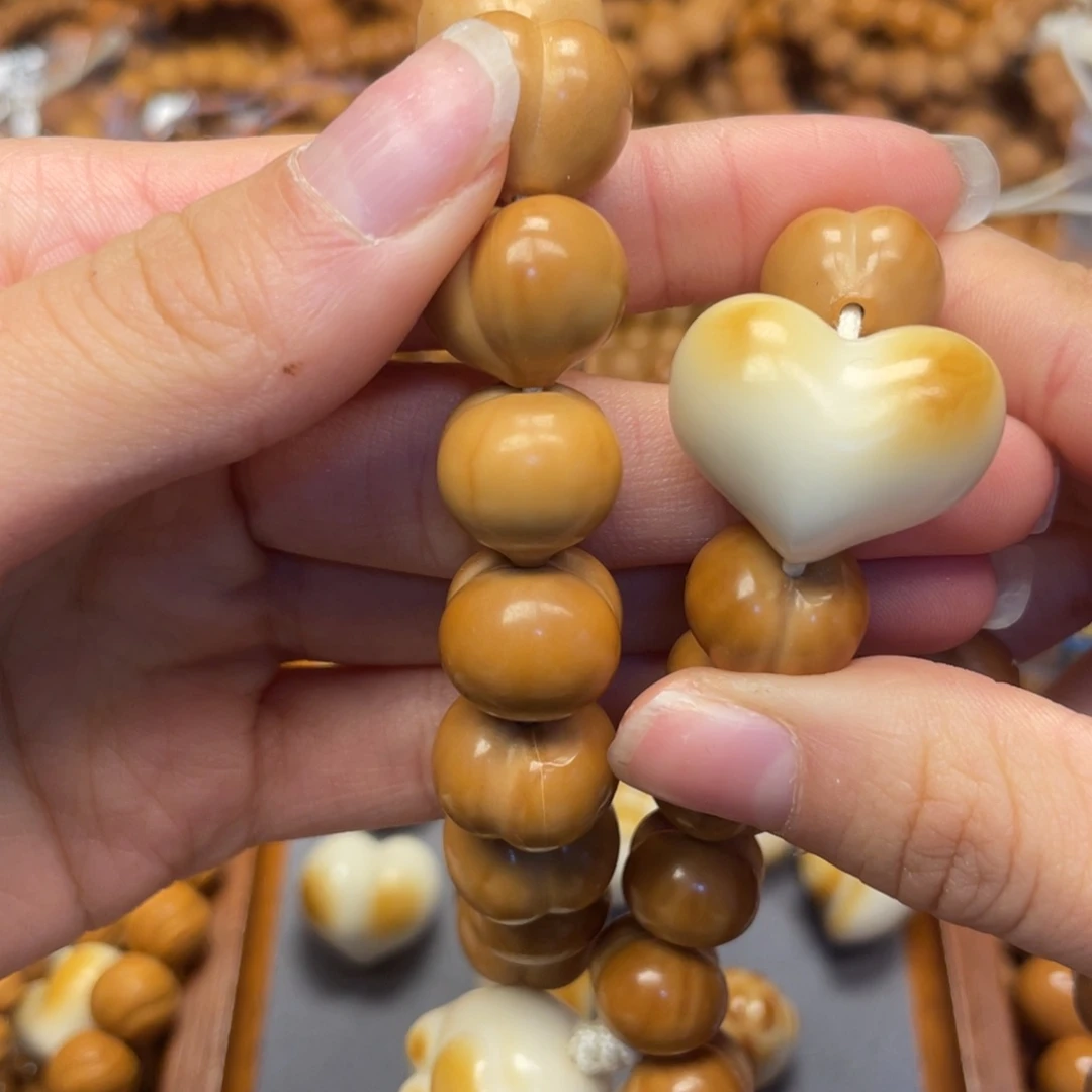 d***a二等屁桃加爱心配饰