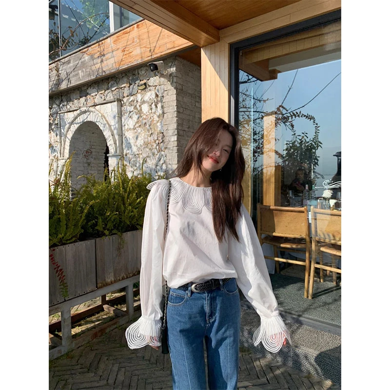 早春新款法式宫廷风花瓣领长袖白衬衫上衣高腰显瘦直筒休闲牛仔裤