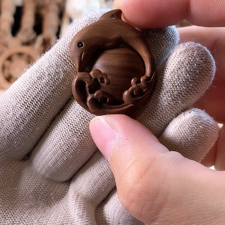 檀香木吊坠自由与爱海豚吊坠