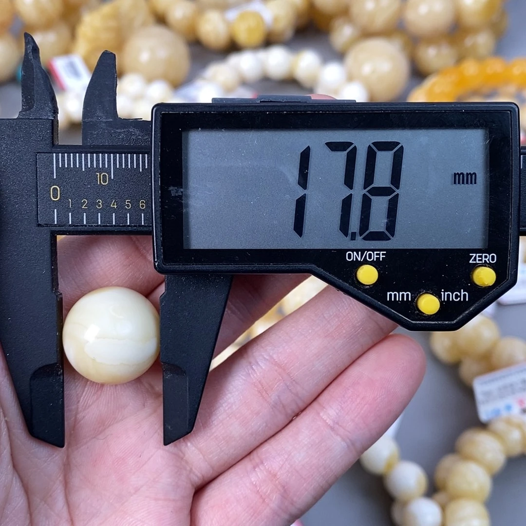 蜜蜡未镶嵌珠宝奇石3.3g