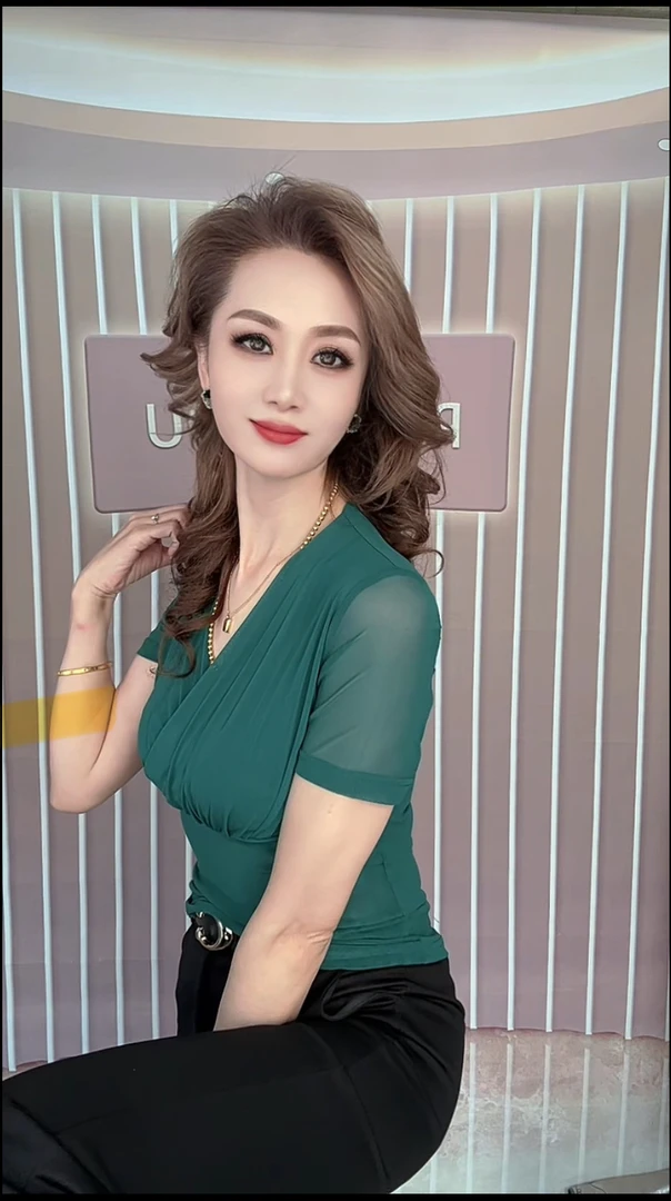 2025新款夏款网纱印花碎花上衣显瘦百搭半袖设计感