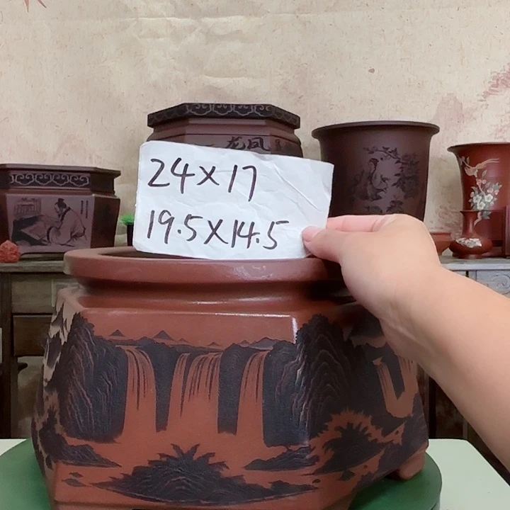 紫砂花盆刻绘瀑布